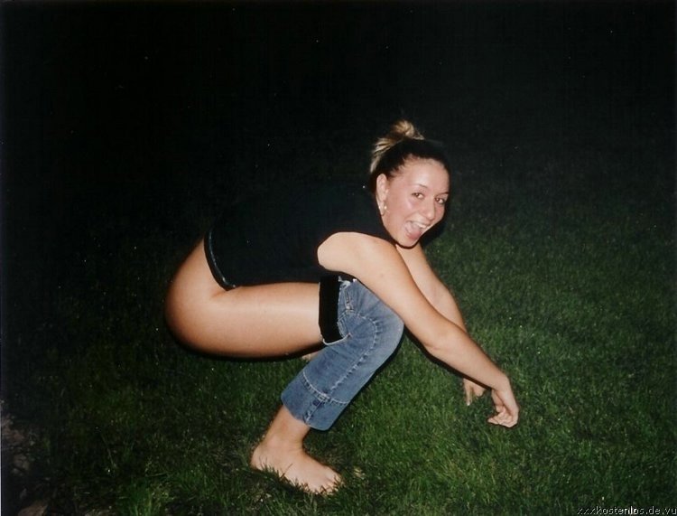 Amatuer Girls Caught Peeing (part 27) #IKXxASKO