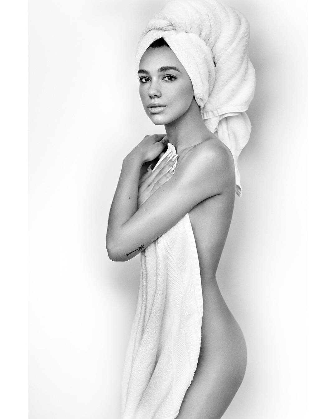 DUA LIPA (1) #RgBkniQv