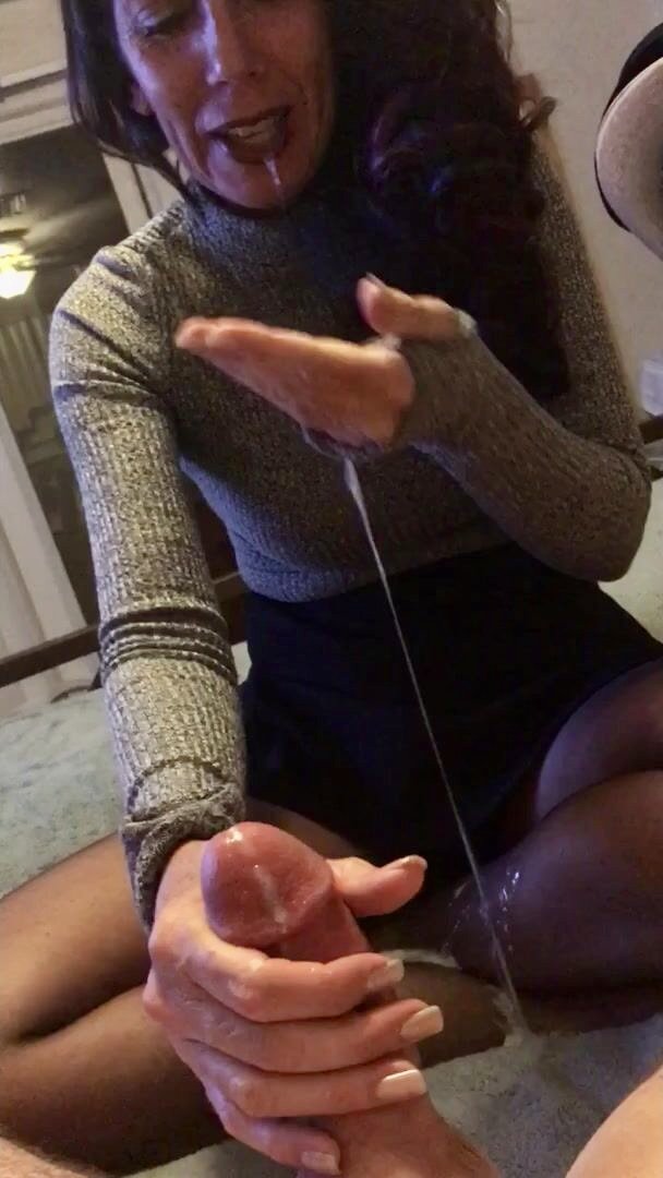 Michelle is a MILF that loves to show off and likes to suck dick. #yqGN66ZD