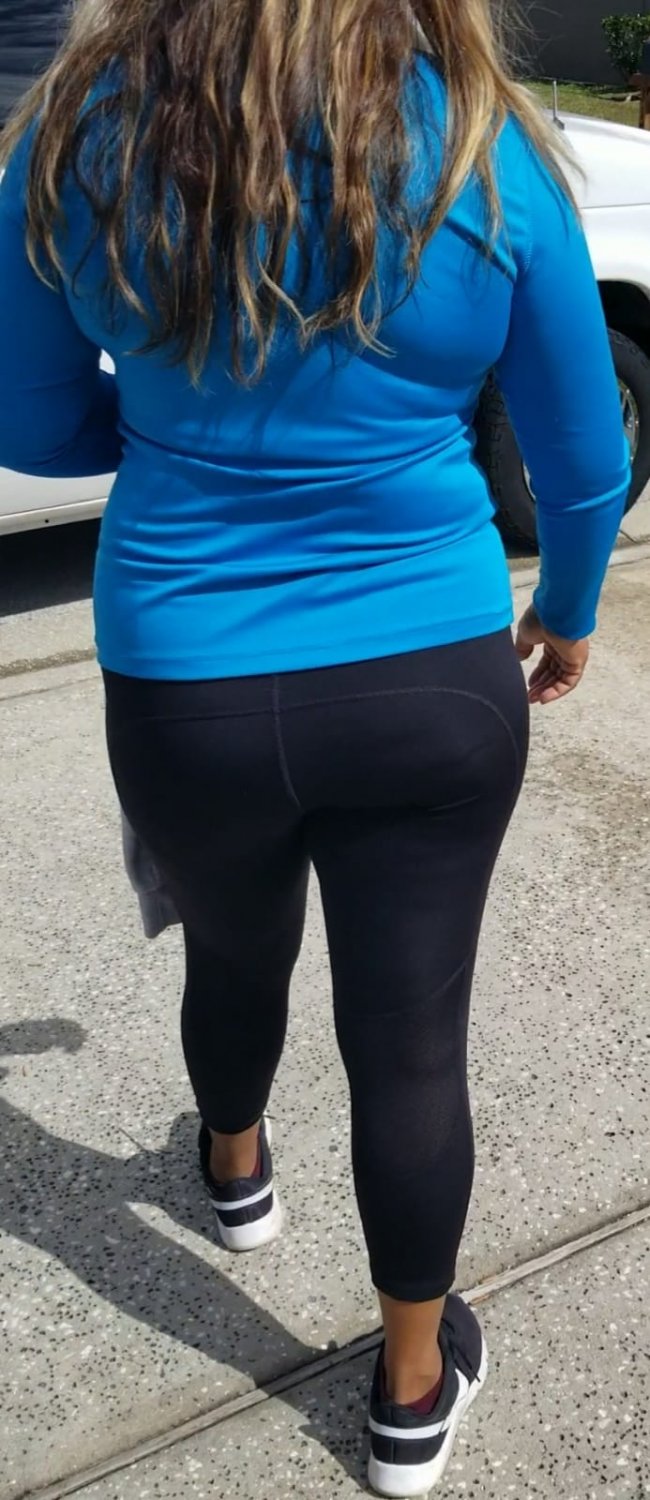 This whore got stranger walking up to me giving me pictures of her #mKn6RR9E