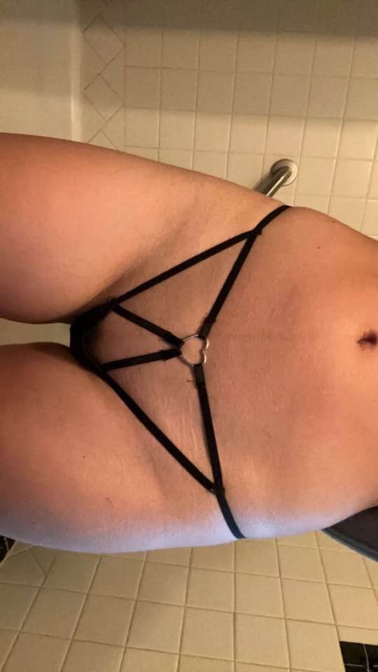 Emily 21  from Alabama submitted by BF #LyKvtIoV