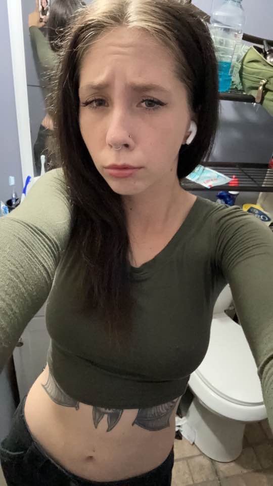 Emily 21  from Alabama submitted by BF #T5mOXBie