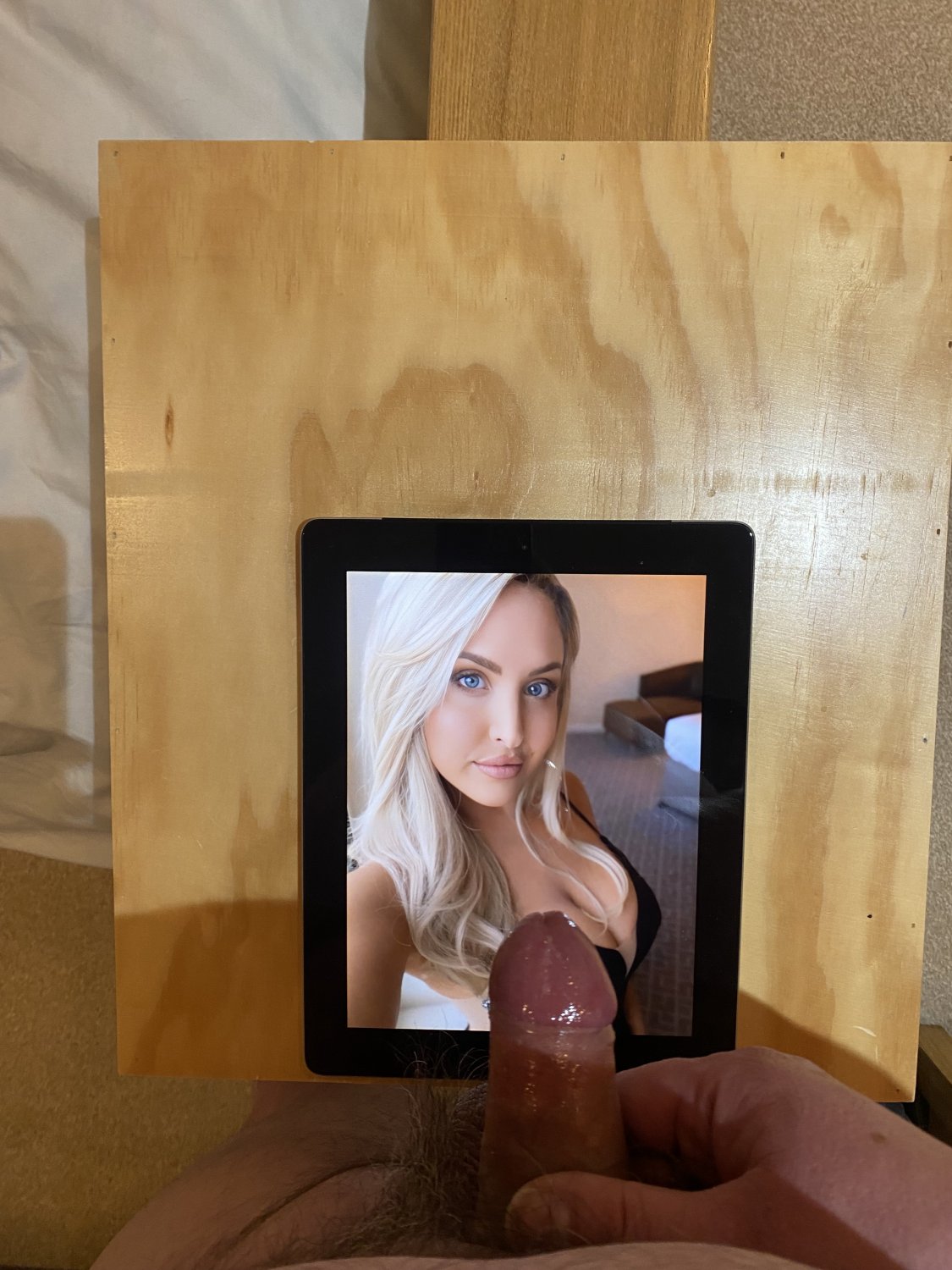 Emma Jones Cum, Hate and Piss Tribute #g06DjIPU