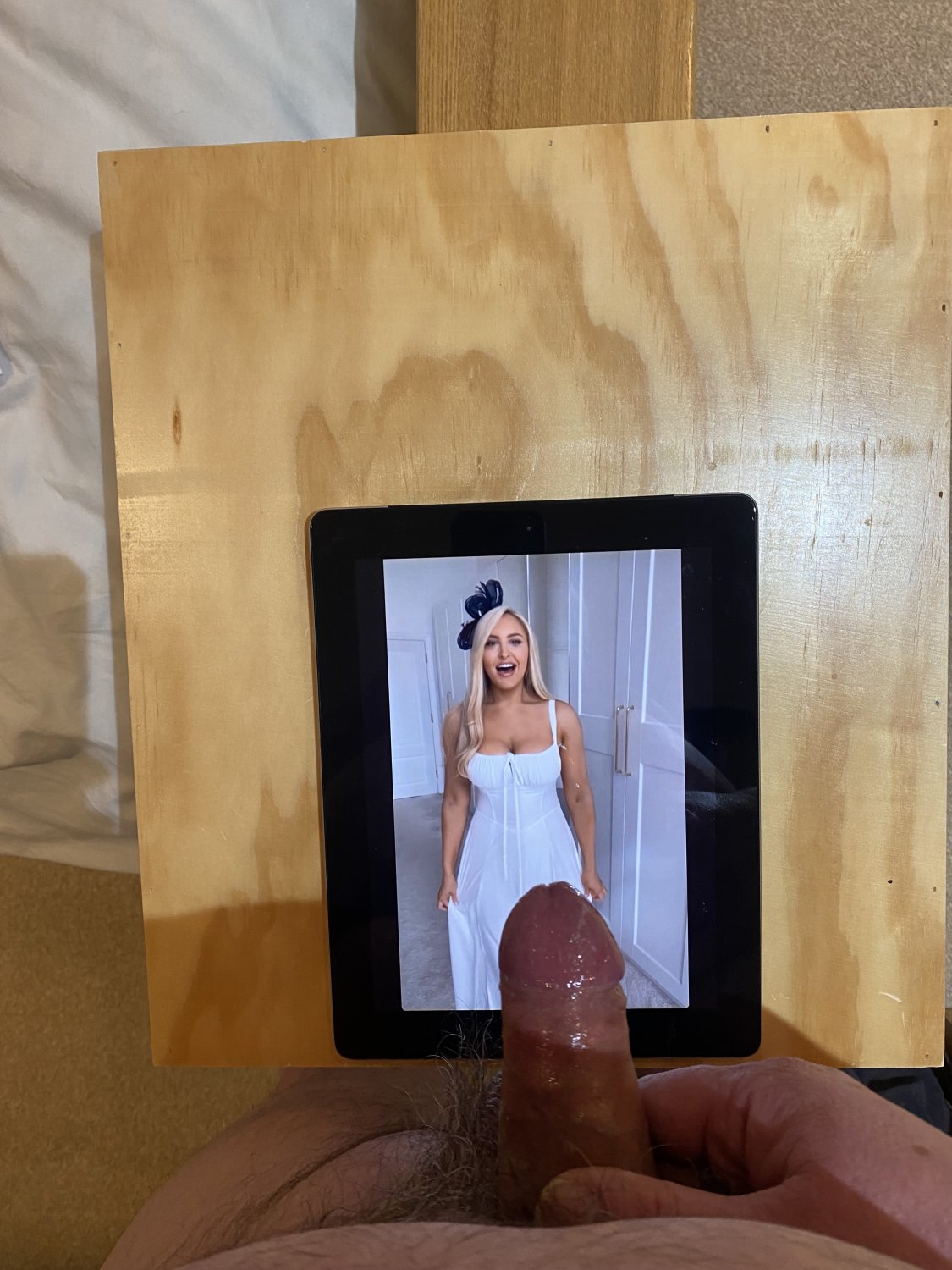 Emma Jones Cum, Hate and Piss Tribute #jMF9aCGP