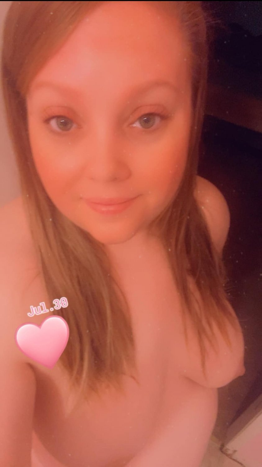 Lisa's Sexy Selfies Kik crash2991 to submit your sluts #Ild4wYQ8
