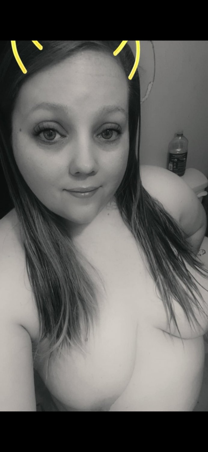 Lisa's Sexy Selfies Kik crash2991 to submit your sluts #P4rzV6d1
