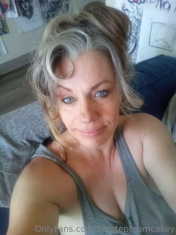 Hot beautiful milfs I want to give my young cock to so badly~ ❤️❤️❤️ #XRe94f8h